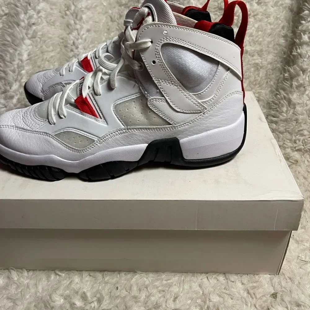 New in Box Jordan Jumpman Two Trey White University Red SZ 11 DO 1925 160